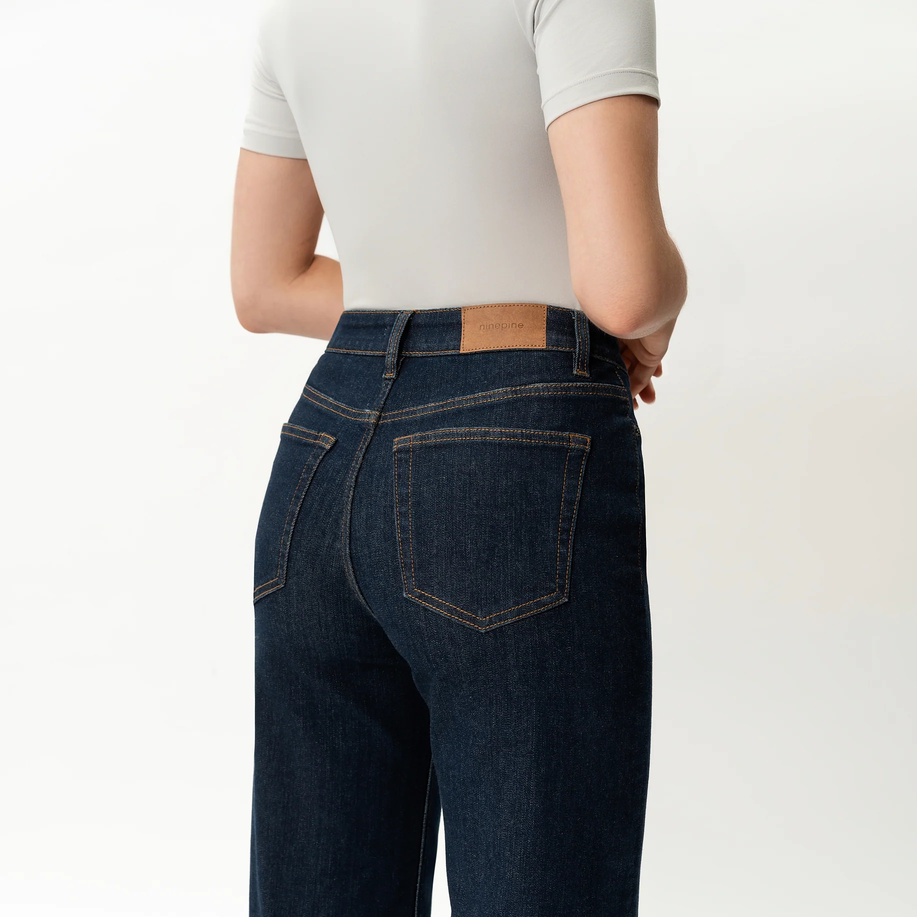 Relaxed ComfortDenim™ Jeans - Image 7