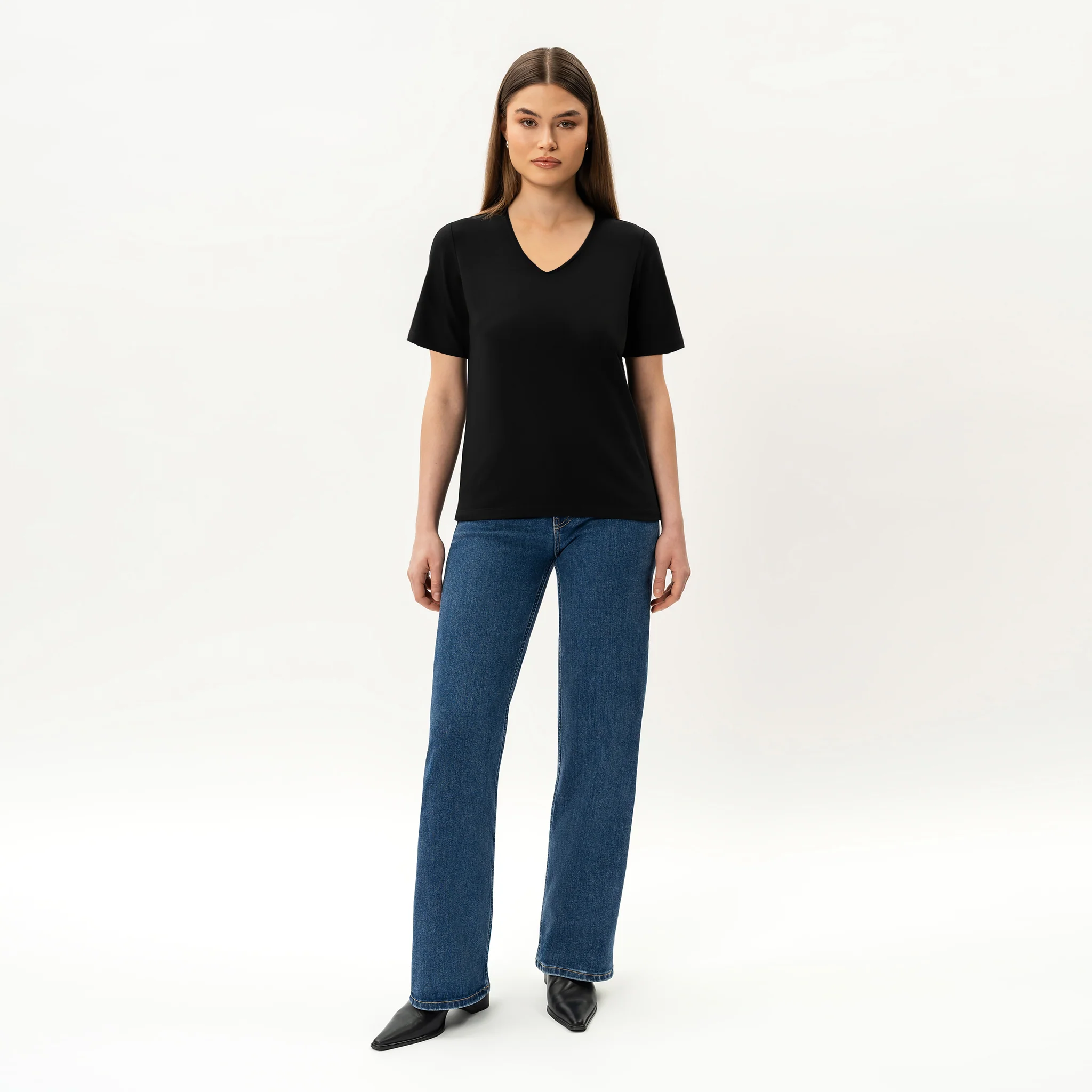 Fitted V-neck Pima T-shirt - Image 4