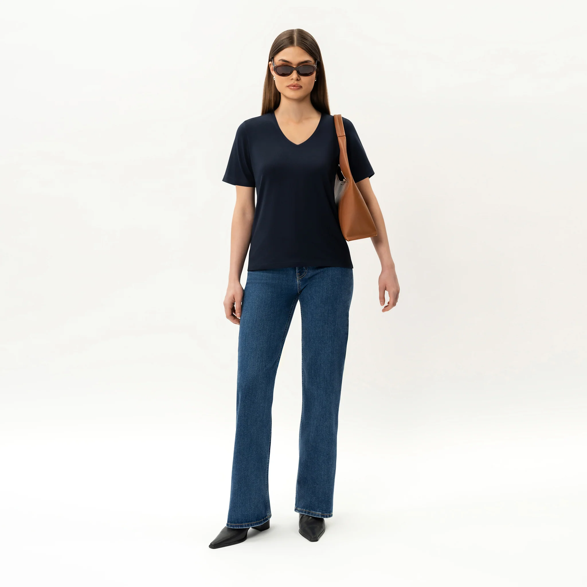Fitted V-neck Pima T-shirt - Image 2